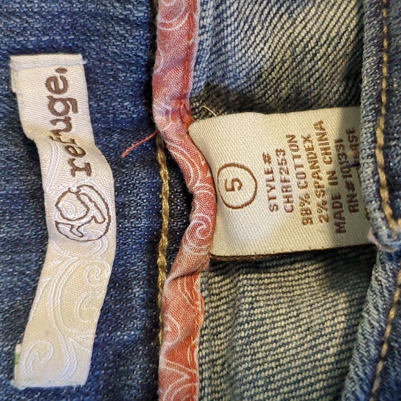 Refuge Cropped Jeans - Picture 6 of 7